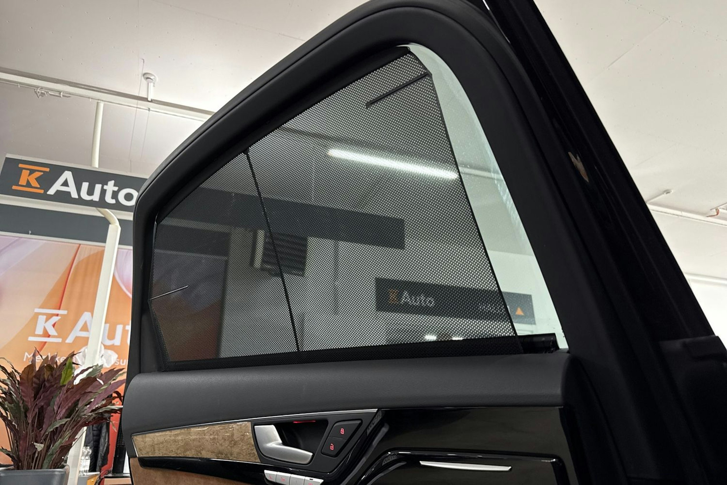 harmaa Audi A8 2016 kuva 42.