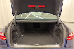 Sininen Audi A8 2018 kuva 12.