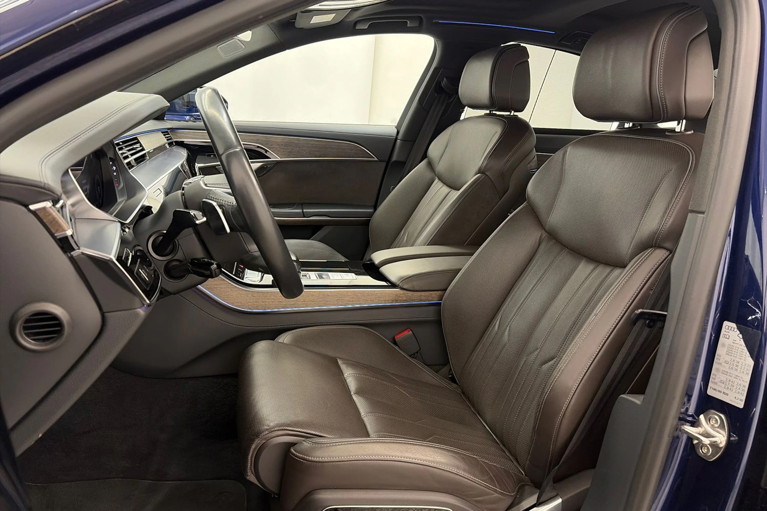 Sininen Audi A8 2018 kuva 14.