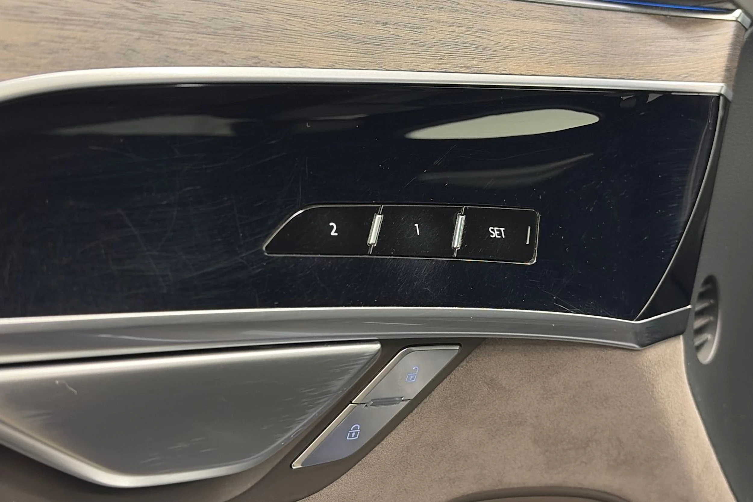Sininen Audi A8 2018 kuva 15.