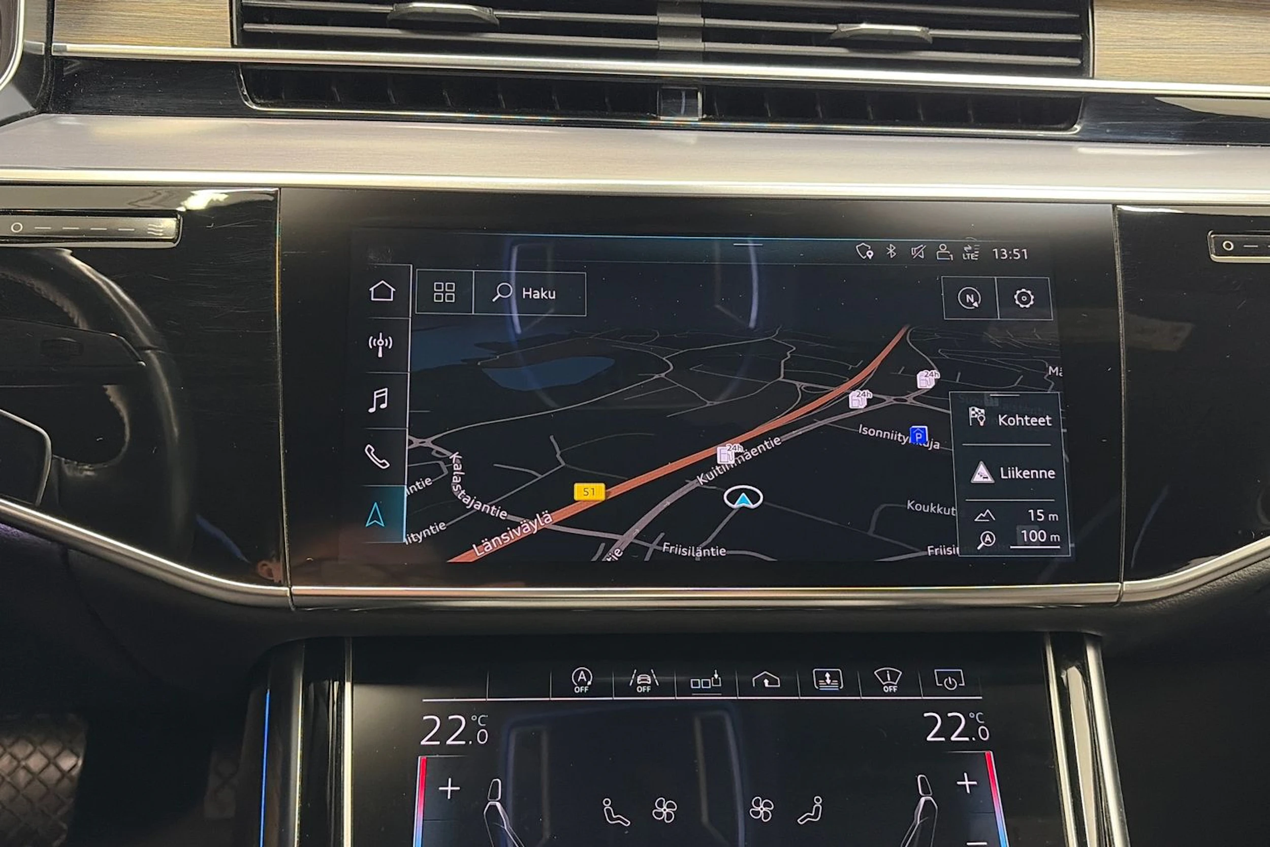 Sininen Audi A8 2018 kuva 26.