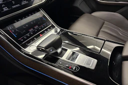 Sininen Audi A8 2018 kuva 32.
