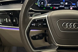 harmaa Audi A8 2019 kuva 11.