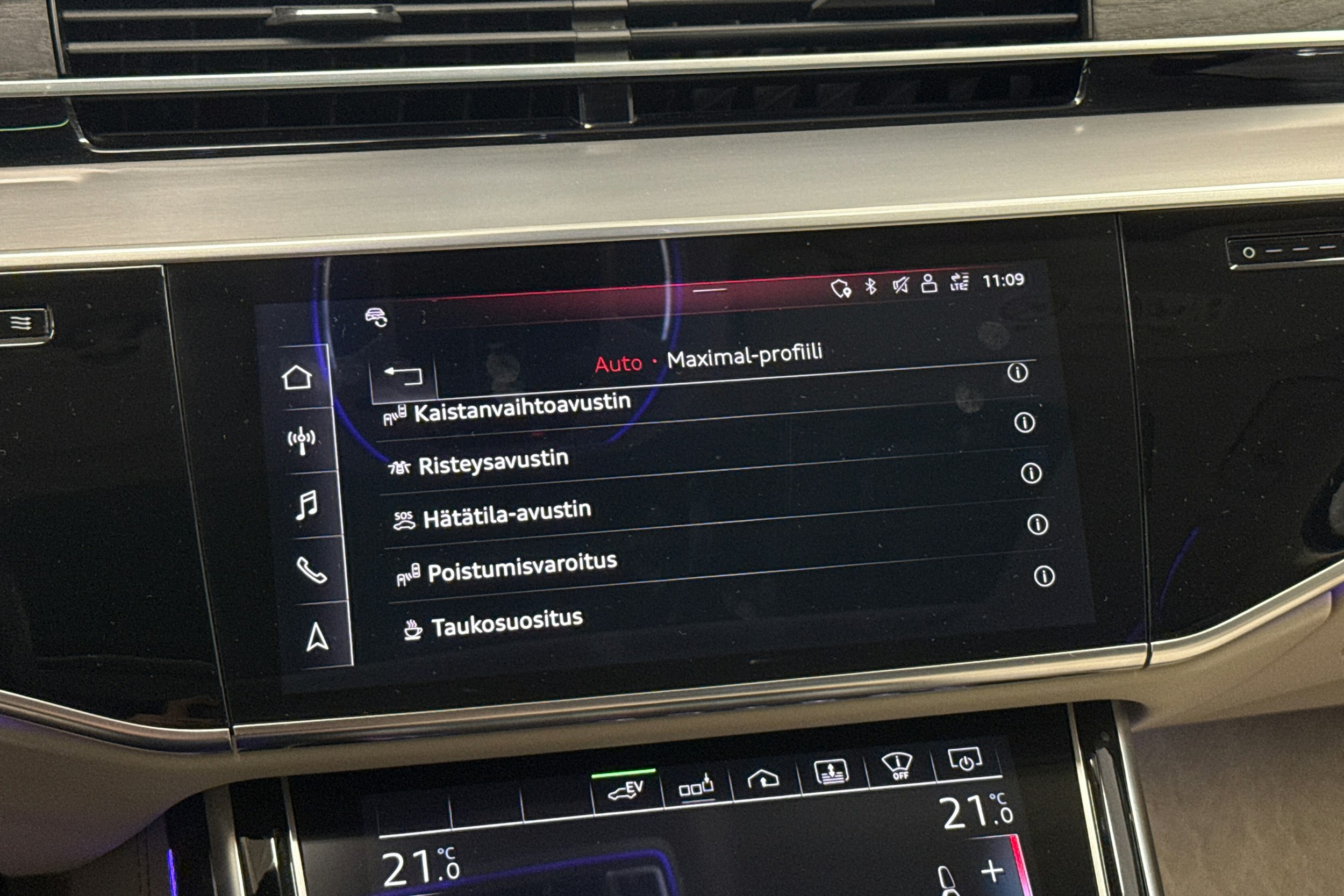 harmaa Audi A8 2019 kuva 16.