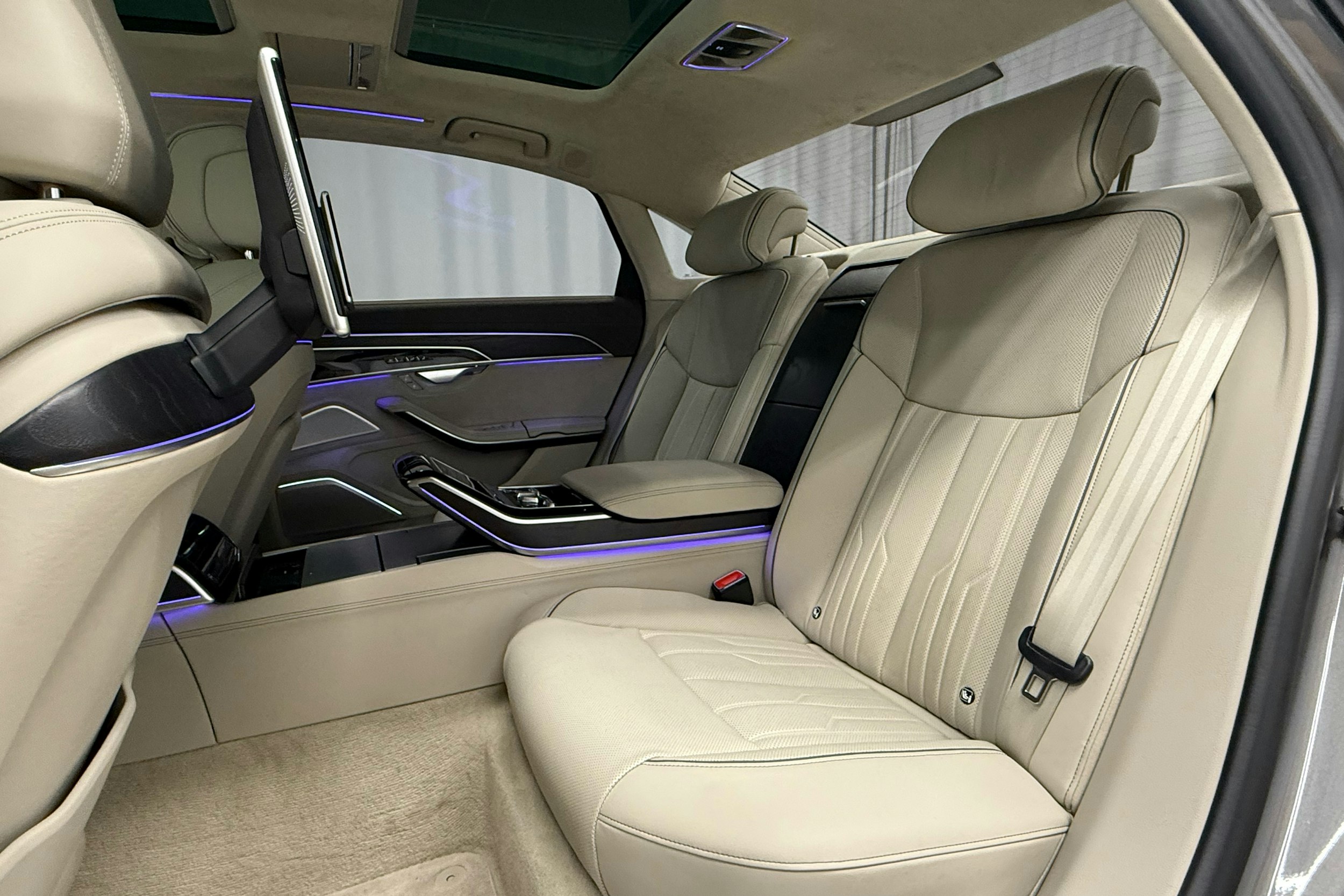 harmaa Audi A8 2019 kuva 32.