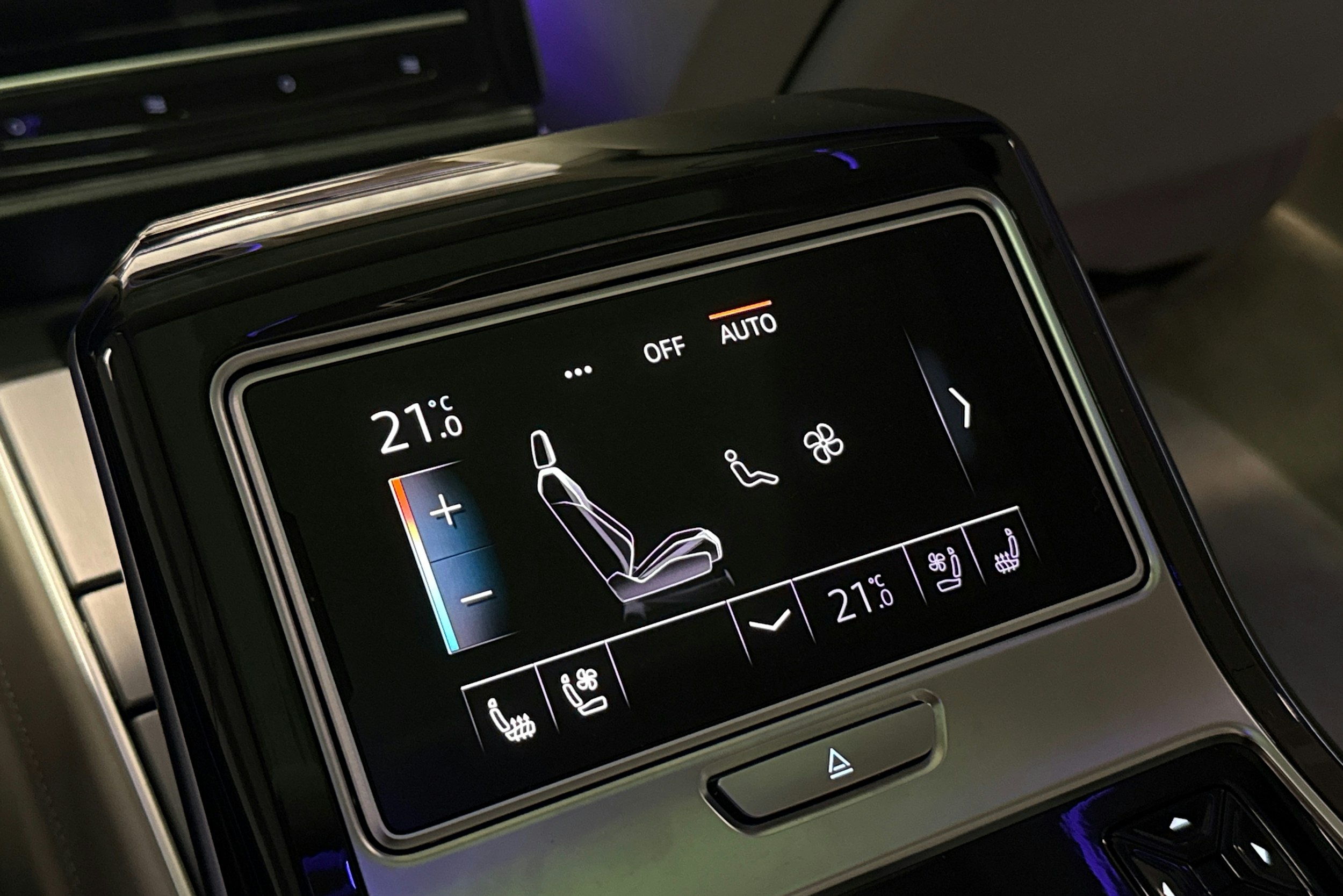 harmaa Audi A8 2019 kuva 37.
