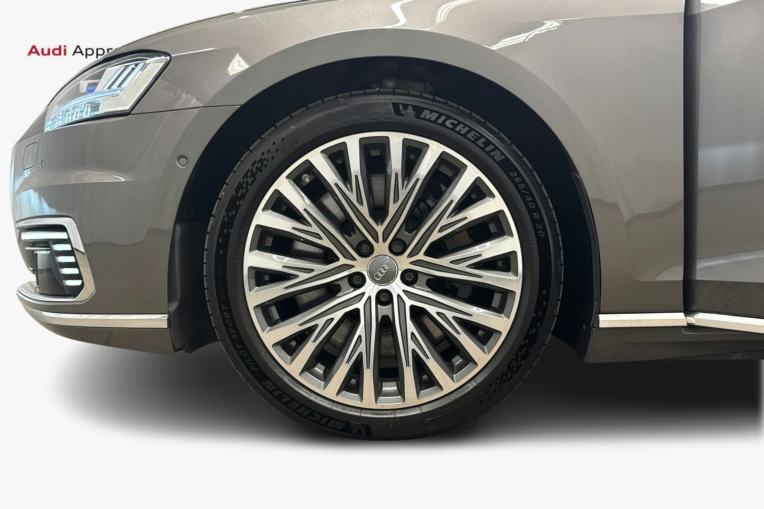 harmaa Audi A8 2019 kuva 44.