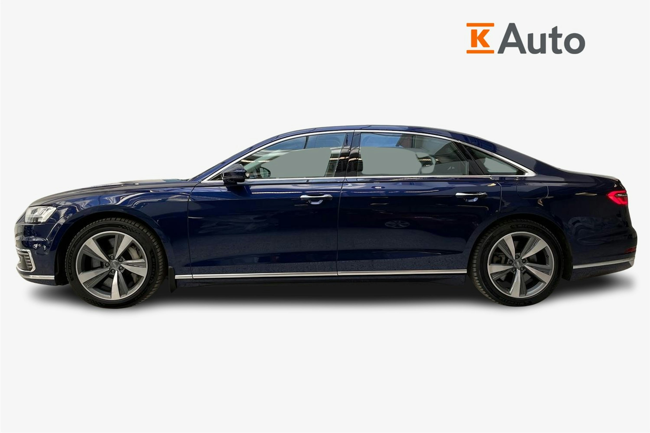 sininen Audi A8 2020 kuva 6.