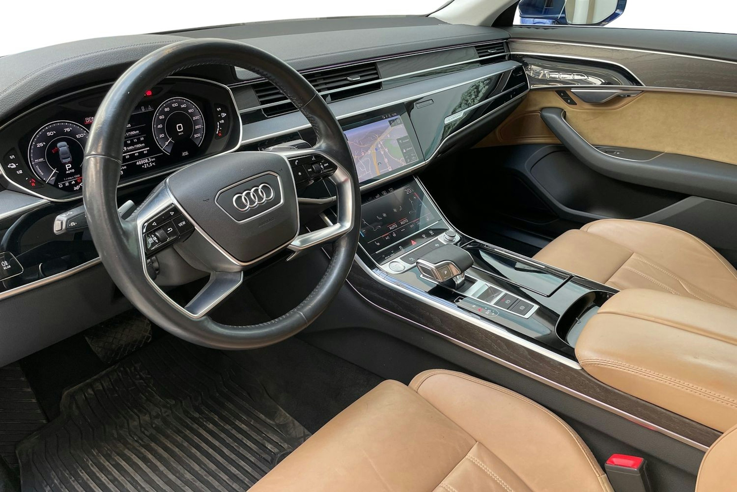 sininen Audi A8 2020 kuva 7.