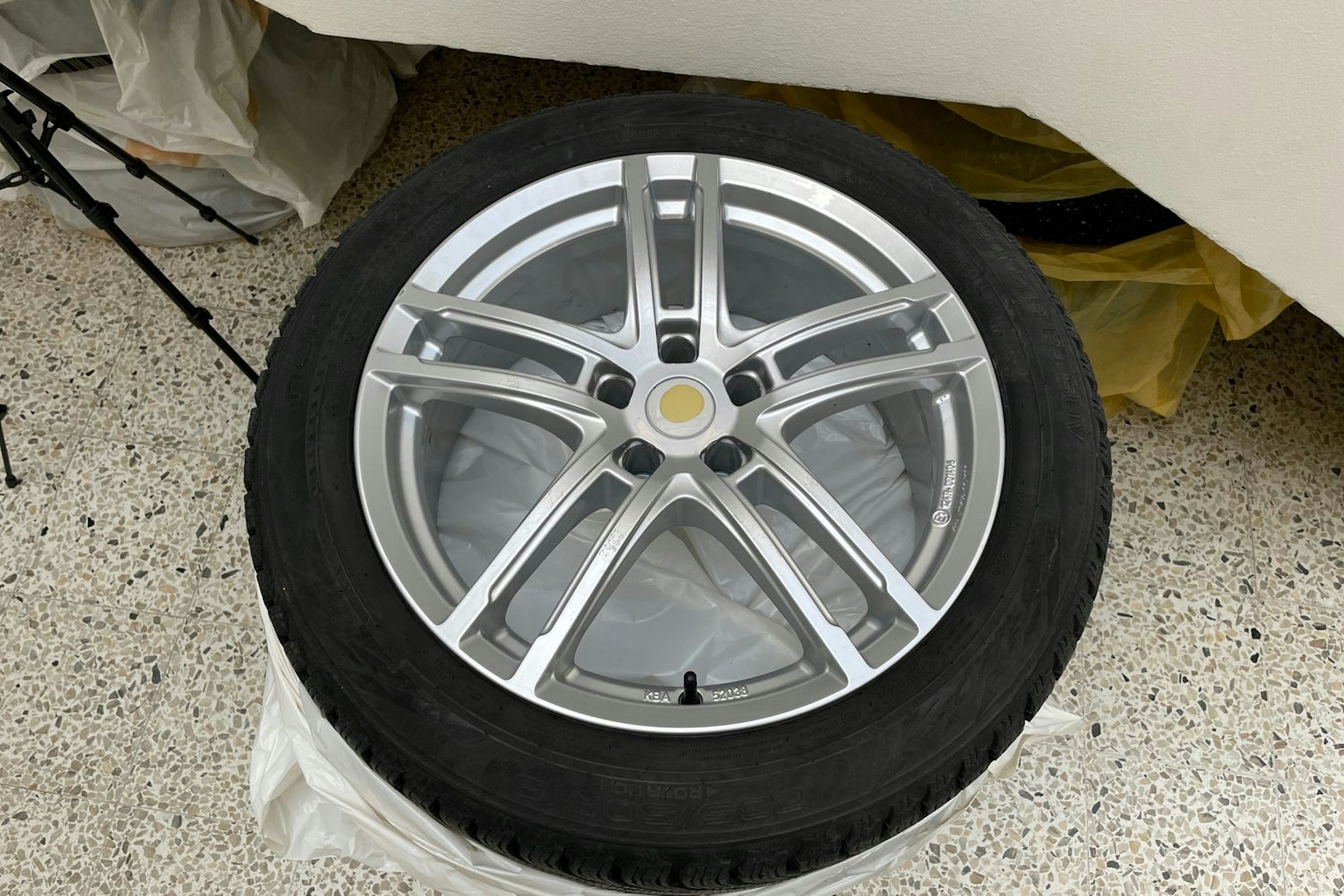 sininen Audi A8 2020 kuva 15.