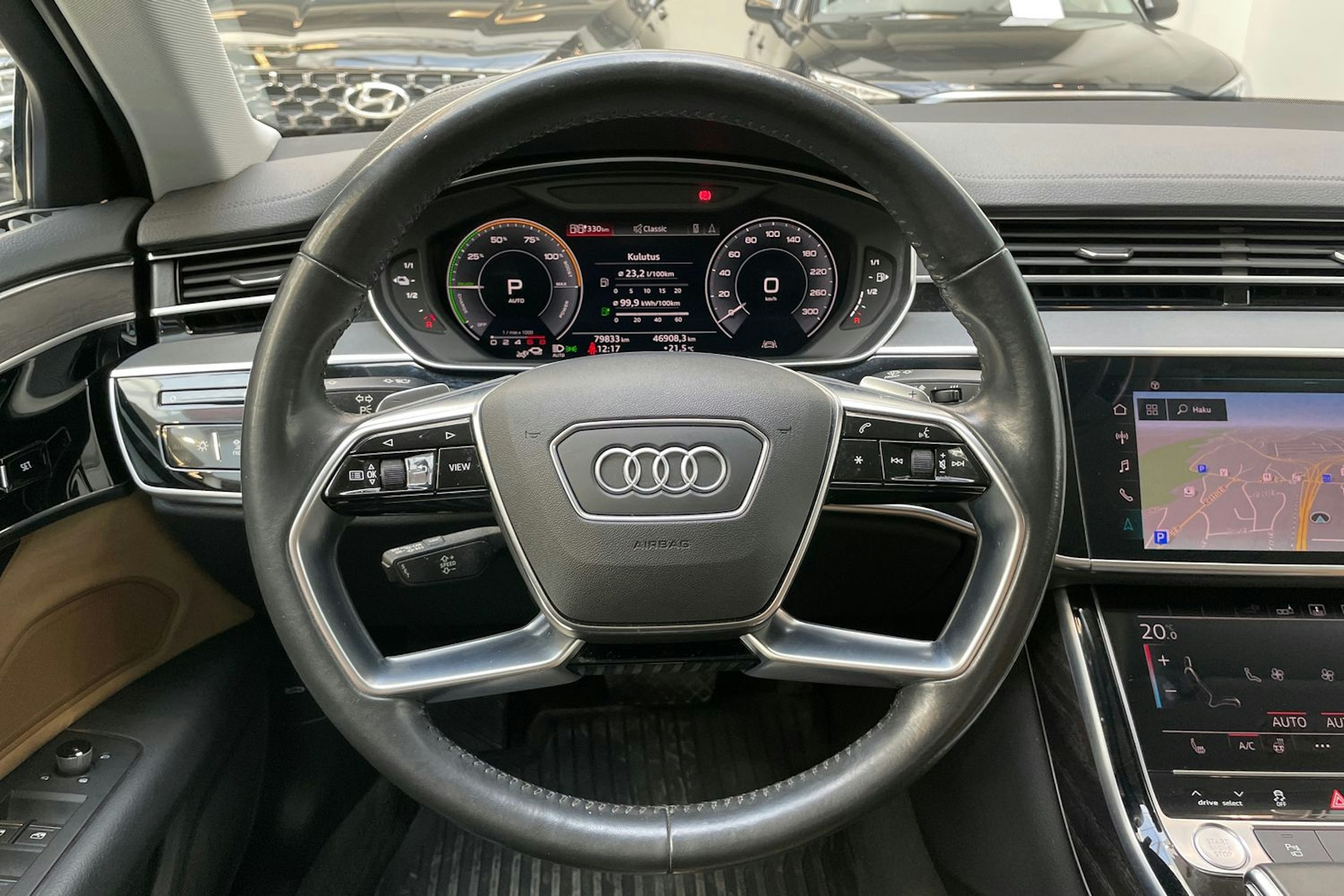 sininen Audi A8 2020 kuva 17.