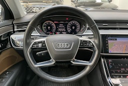 sininen Audi A8 2020 kuva 17.