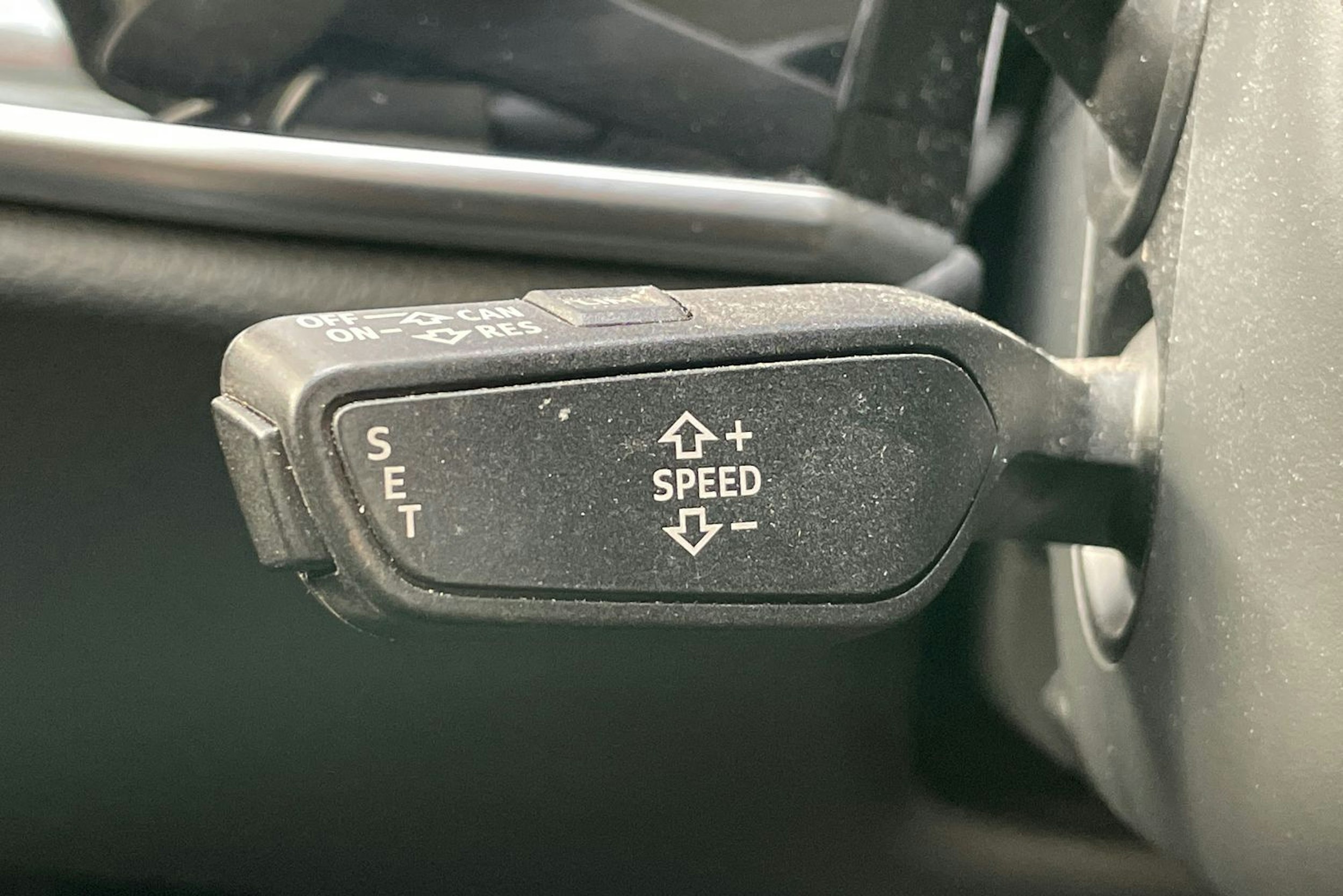 sininen Audi A8 2020 kuva 20.