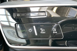 sininen Audi A8 2020 kuva 21.