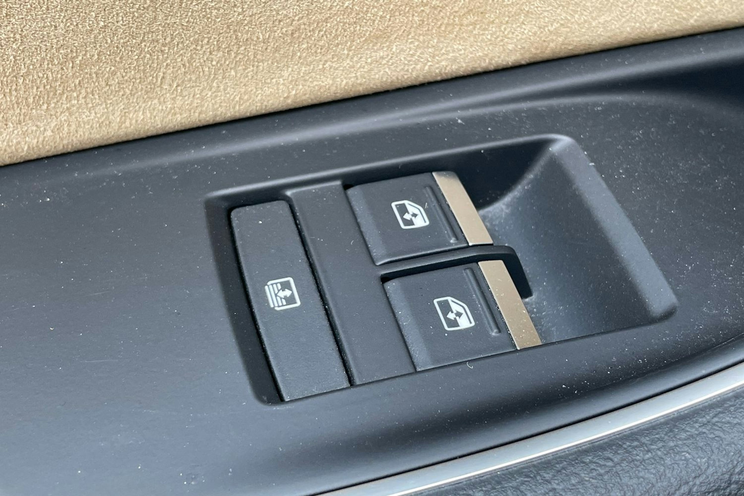 sininen Audi A8 2020 kuva 34.