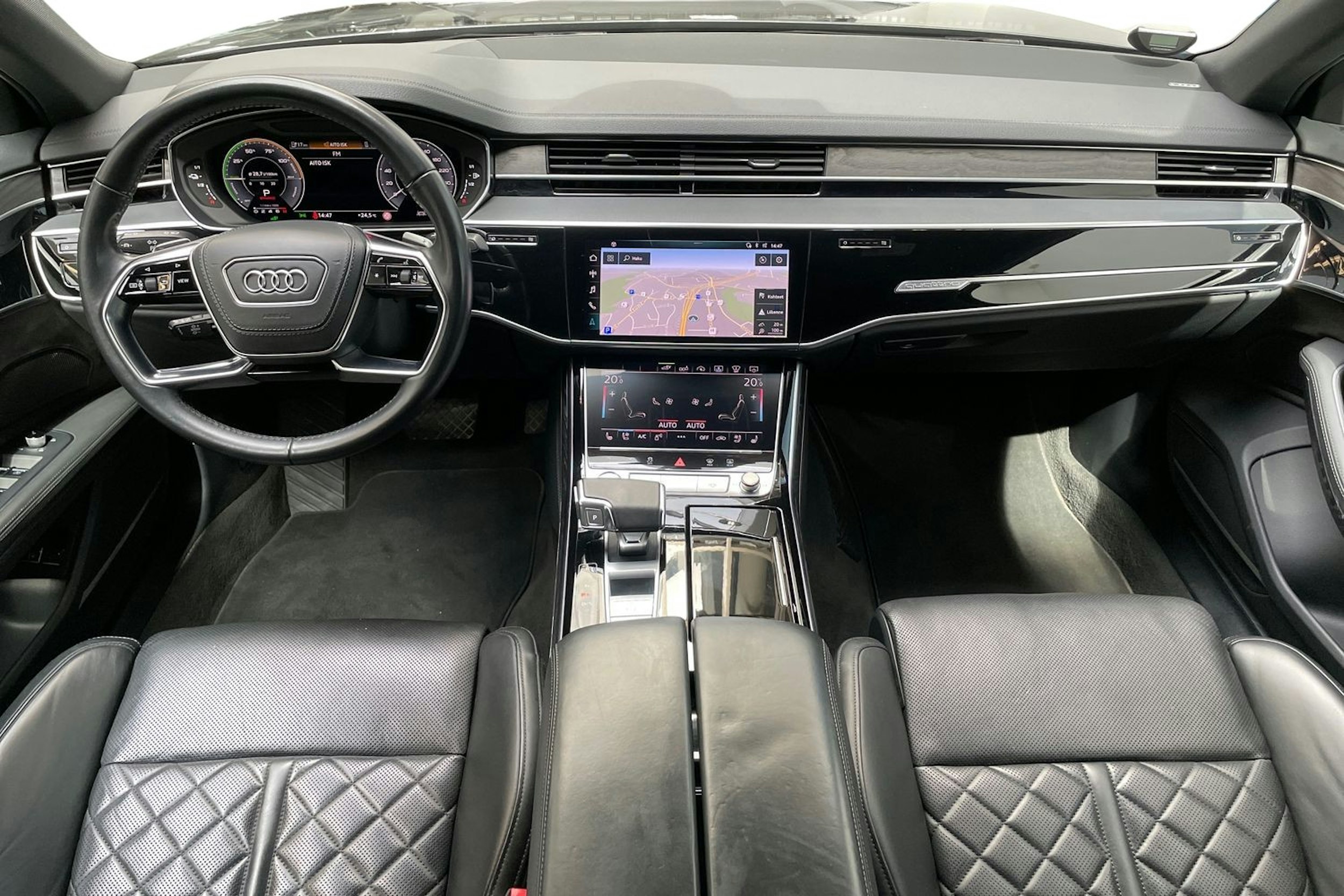 musta Audi A8 2020 kuva 9.