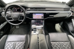 musta Audi A8 2020 kuva 9.