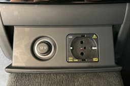 musta Audi A8 2020 kuva 17.