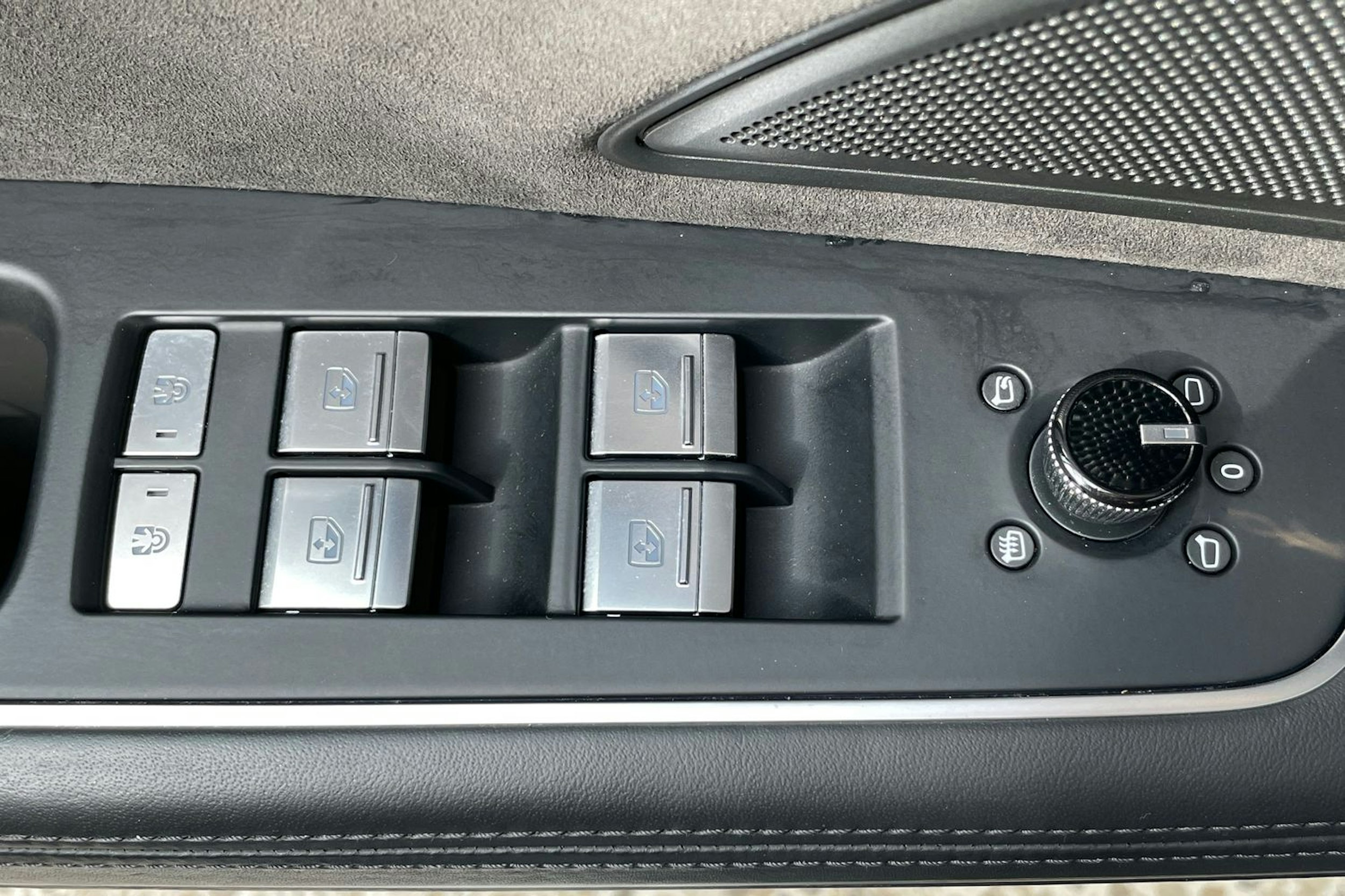 musta Audi A8 2020 kuva 20.