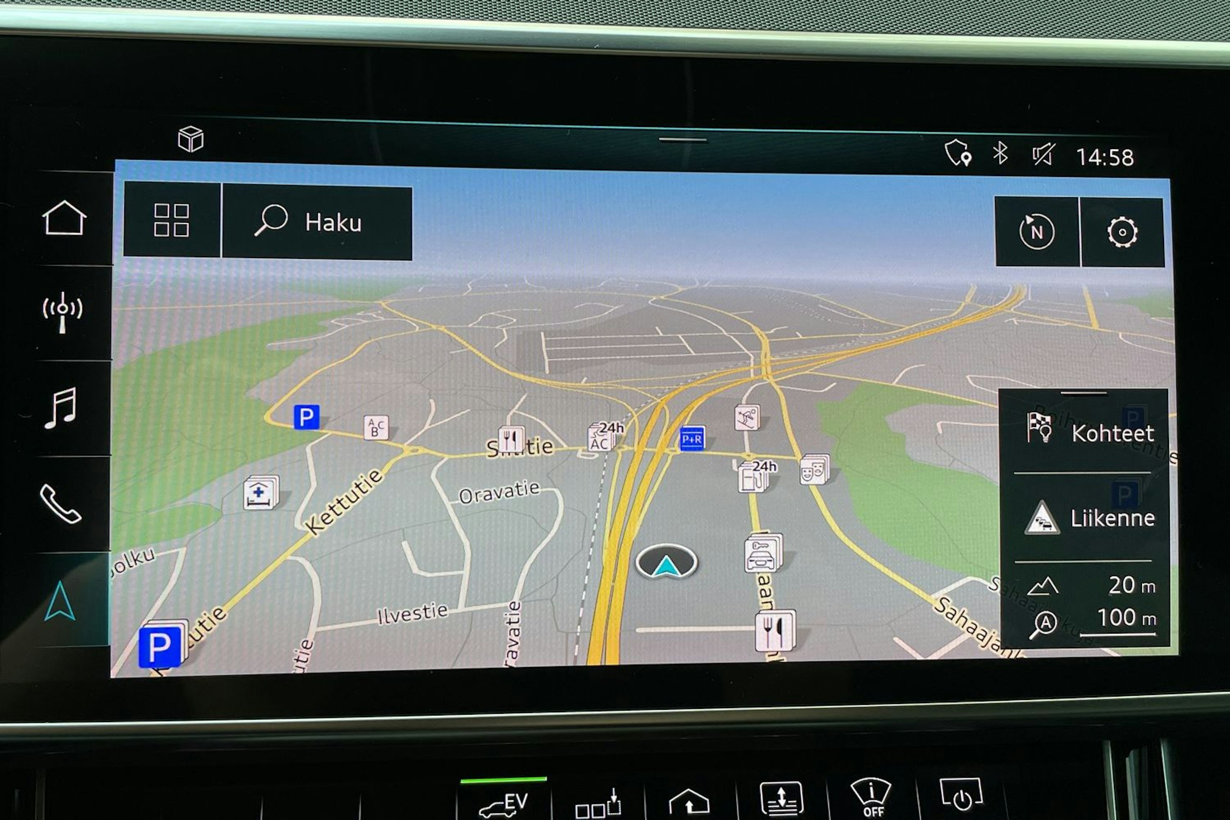 musta Audi A8 2020 kuva 27.