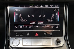 musta Audi A8 2020 kuva 30.