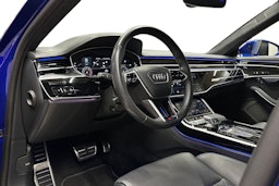 Sininen Audi A8 2022 kuva 7.