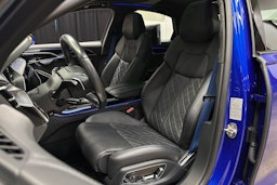 Sininen Audi A8 2022 kuva 17.