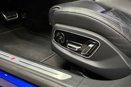 Sininen Audi A8 2022 kuva 18.