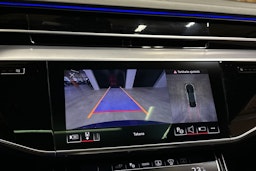 Sininen Audi A8 2022 kuva 20.