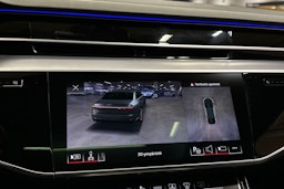 Sininen Audi A8 2022 kuva 21.