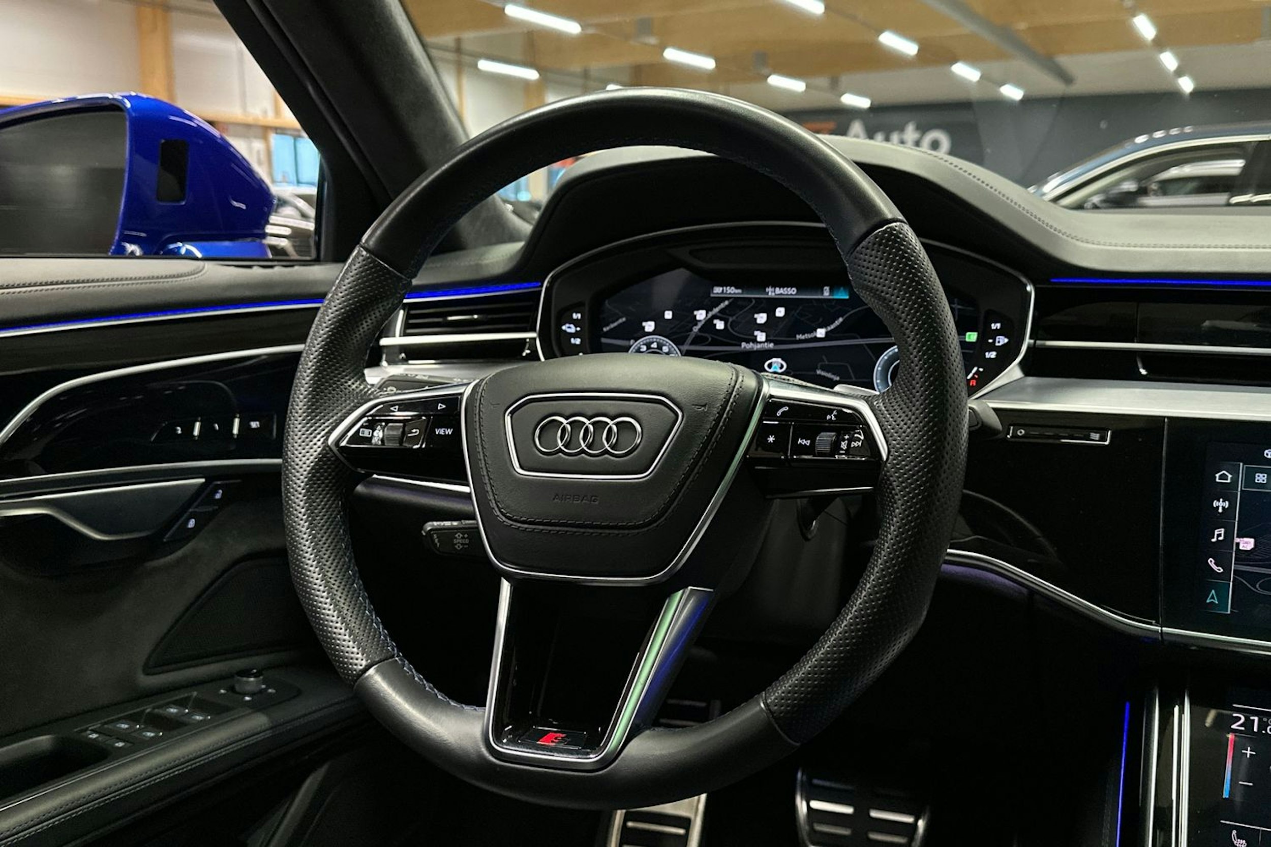 Sininen Audi A8 2022 kuva 27.