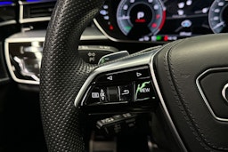 Sininen Audi A8 2022 kuva 29.