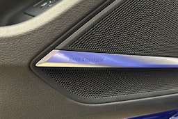 Sininen Audi A8 2022 kuva 32.