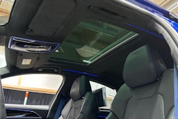 Sininen Audi A8 2022 kuva 34.