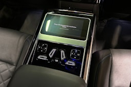 Sininen Audi A8 2022 kuva 39.