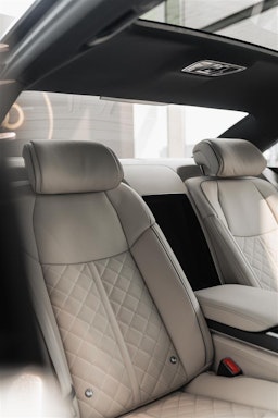 harmaa Audi A8 2024 kuva 16.
