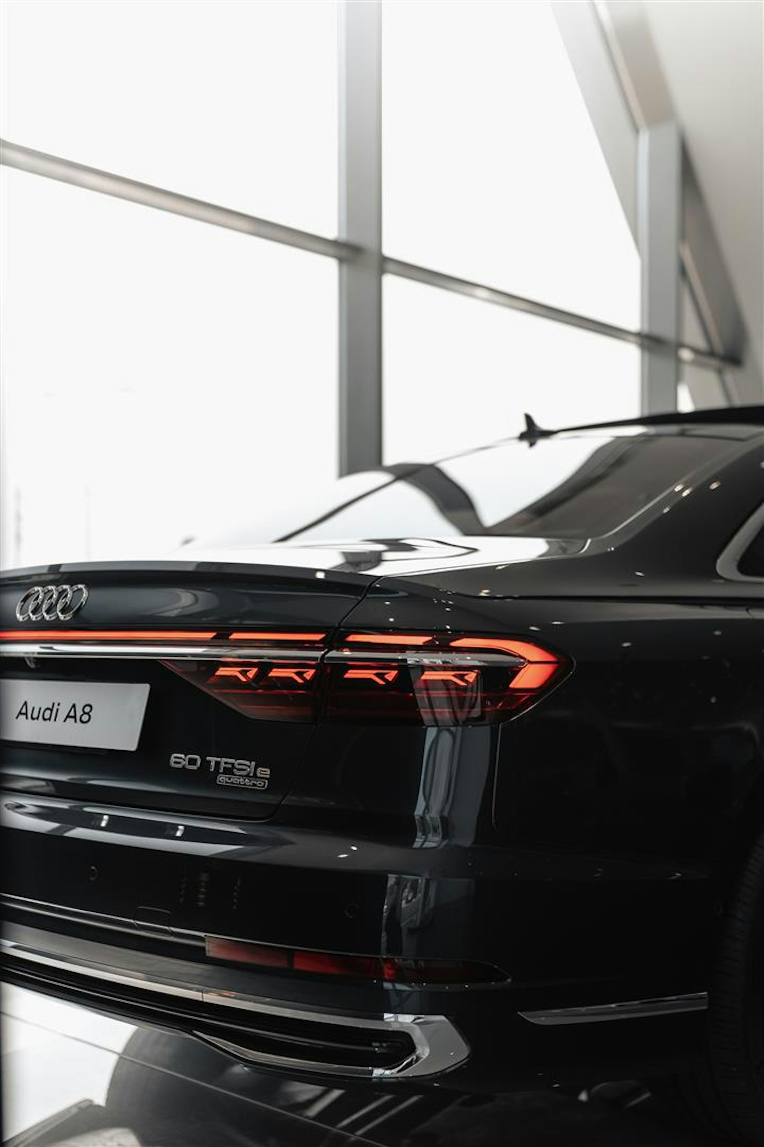 harmaa Audi A8 2024 kuva 19.
