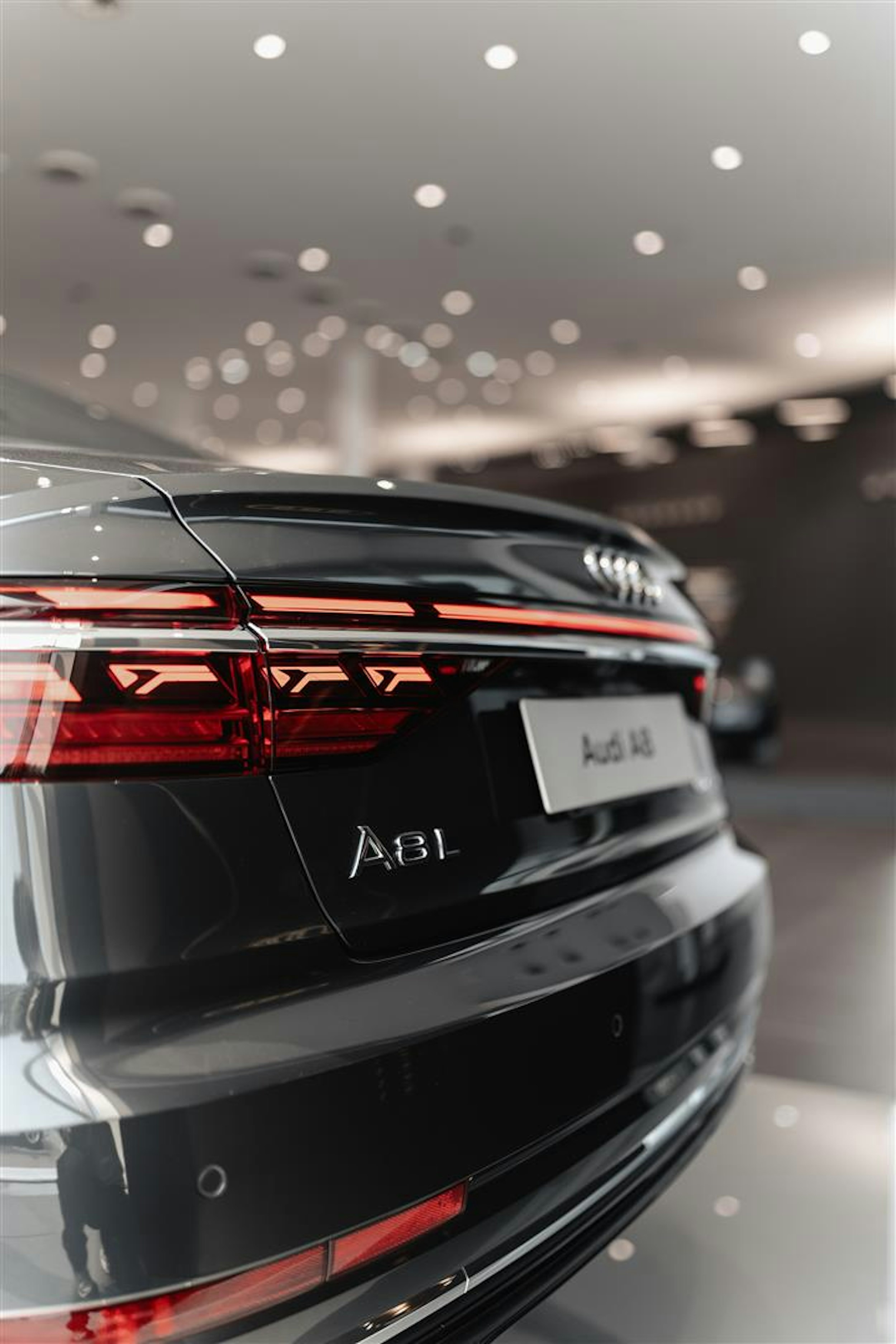 harmaa Audi A8 2024 kuva 21.