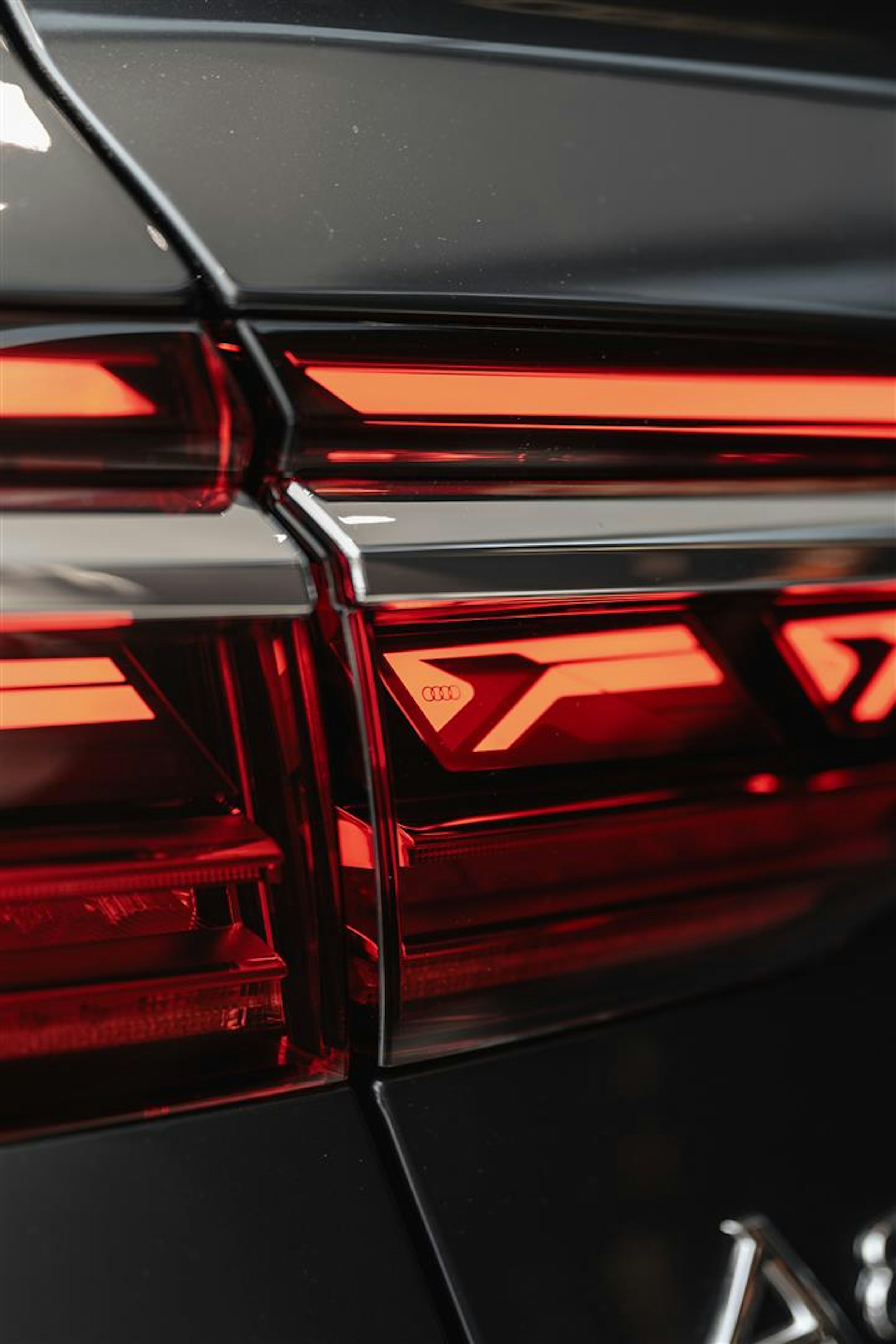 harmaa Audi A8 2024 kuva 22.