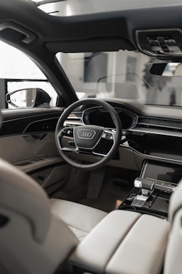 harmaa Audi A8 2024 kuva 24.