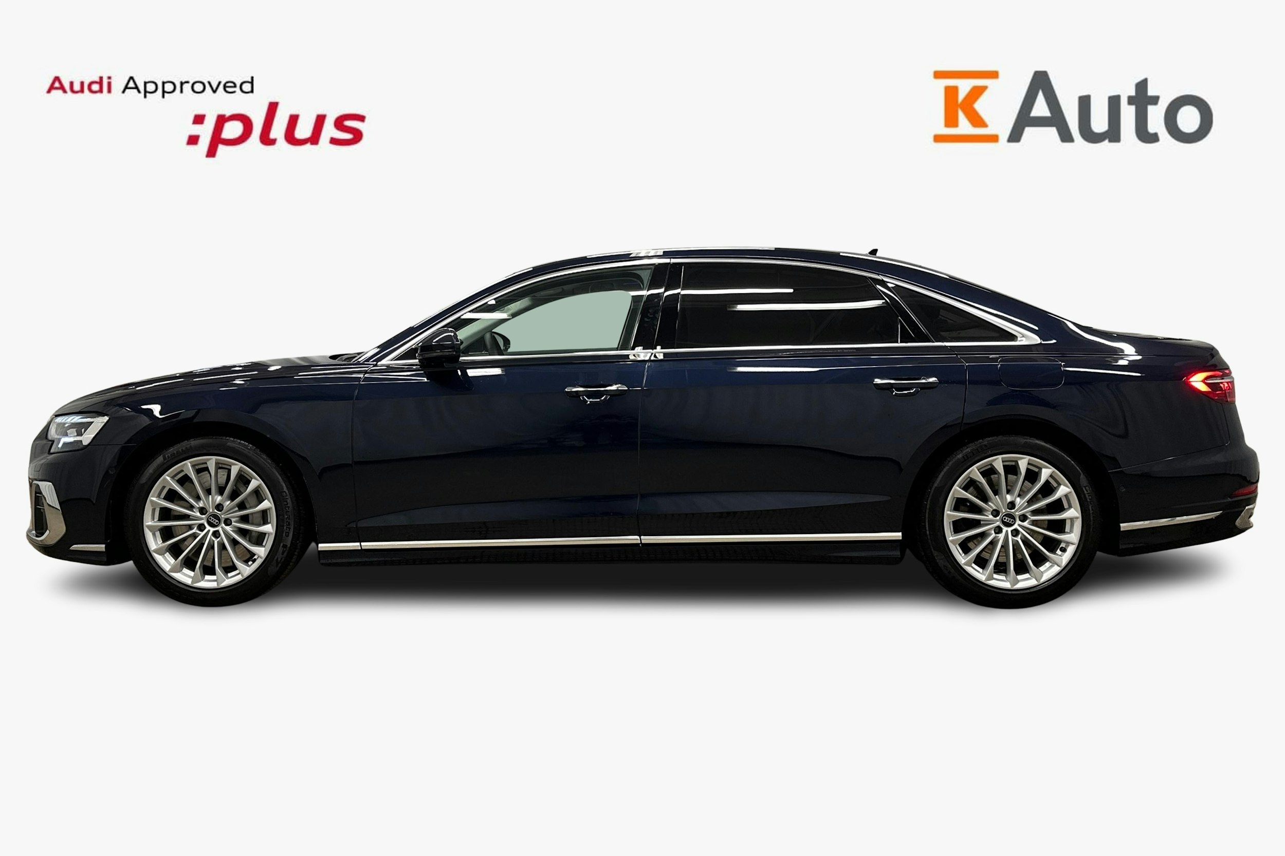 sininen Audi A8 2024 kuva 6.
