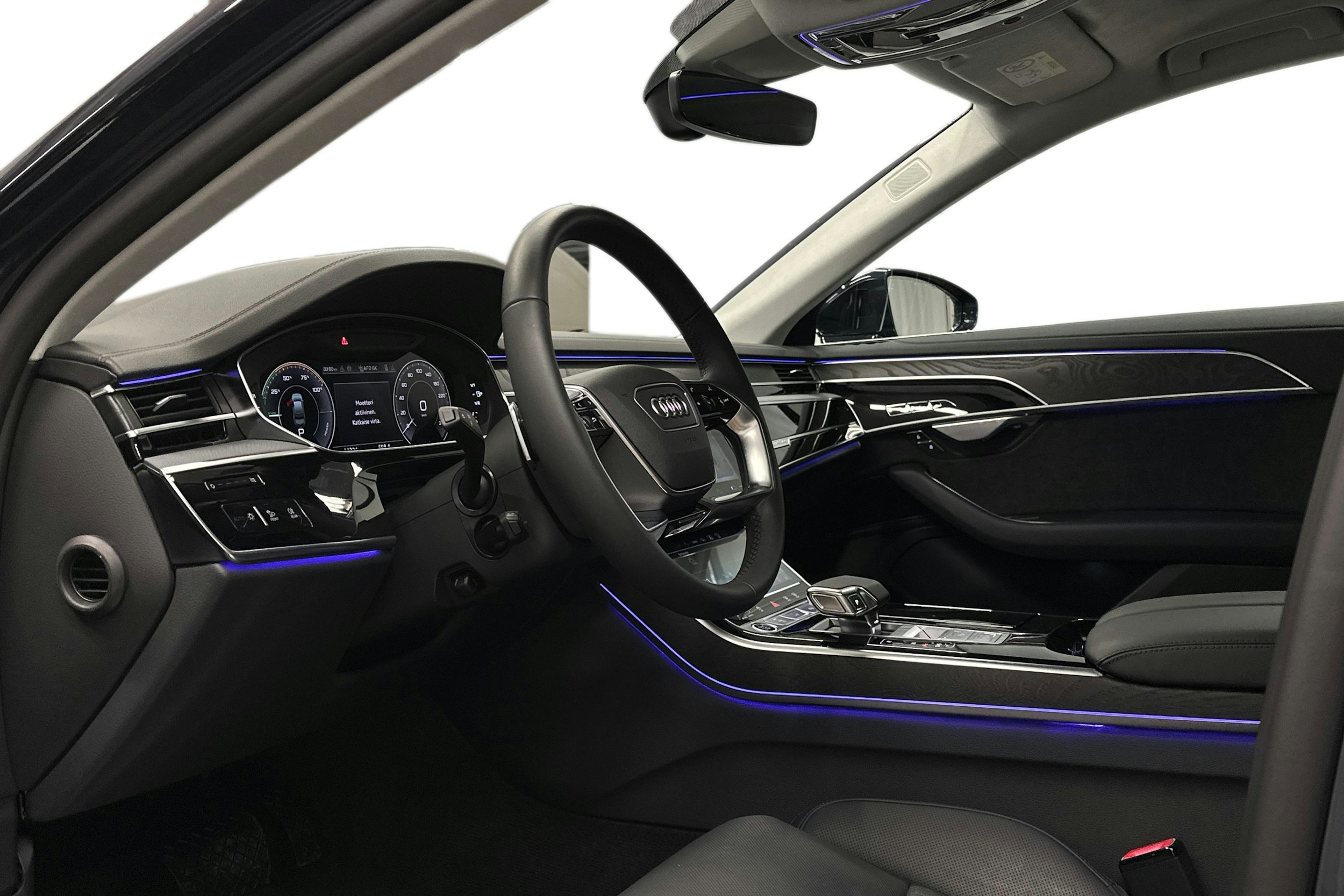 sininen Audi A8 2024 kuva 7.