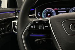 sininen Audi A8 2024 kuva 13.