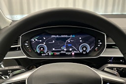 sininen Audi A8 2024 kuva 15.