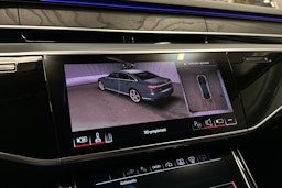 sininen Audi A8 2024 kuva 17.