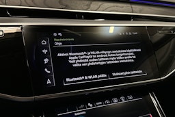 sininen Audi A8 2024 kuva 18.