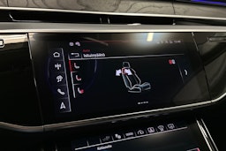 sininen Audi A8 2024 kuva 25.