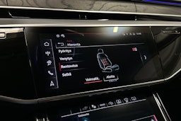 sininen Audi A8 2024 kuva 26.