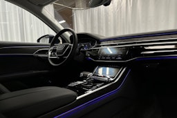 sininen Audi A8 2024 kuva 41.