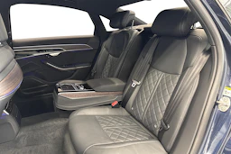 sininen Audi A8 2025 kuva 8.